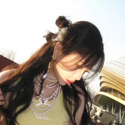 女人是英雄